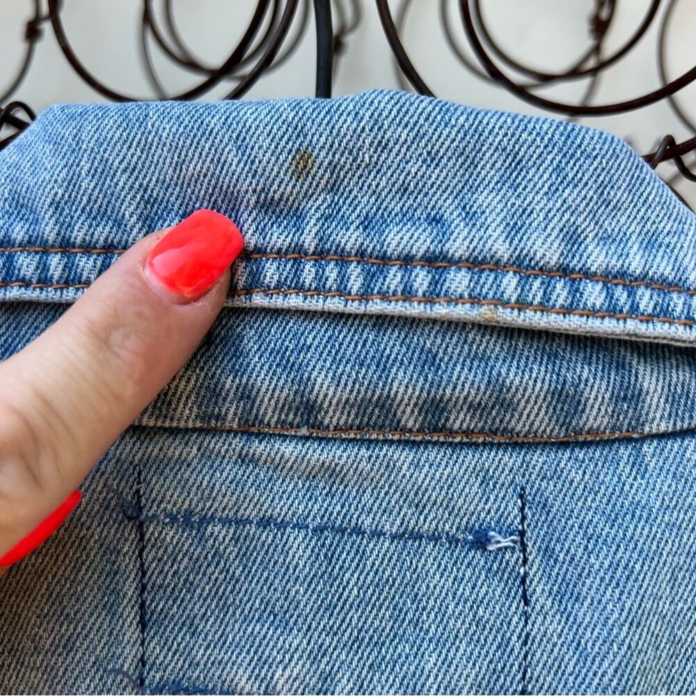 Vintage 90s Weathered Blues light wash oversize denim Jean trucker jacket SMALL - Picture 4 of 6